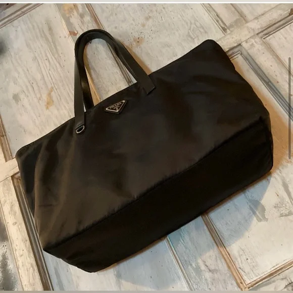 Prada black nylon tote - Picture 2 of 10